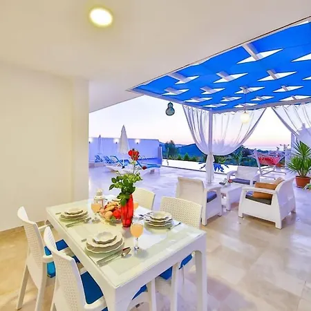 Oezge Kaş