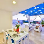Oezge Kaş