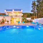 Oezge Villa *