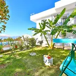Oezge * Kaş